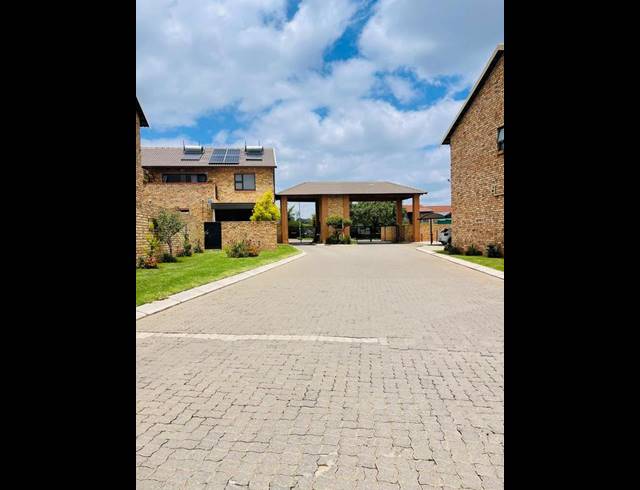 2 BEDROOM APARTMENT FOR SALE IN BRENTWOOD PARK AH